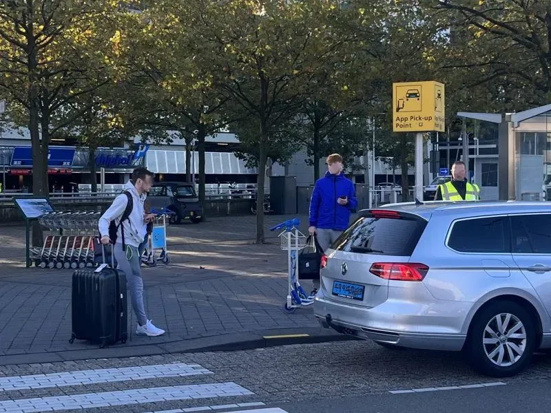 Airport Amsterdam App Pick-up Point